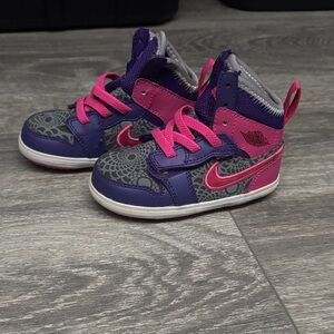 Nike Kids High-Top Sneakers in Purple & Pink